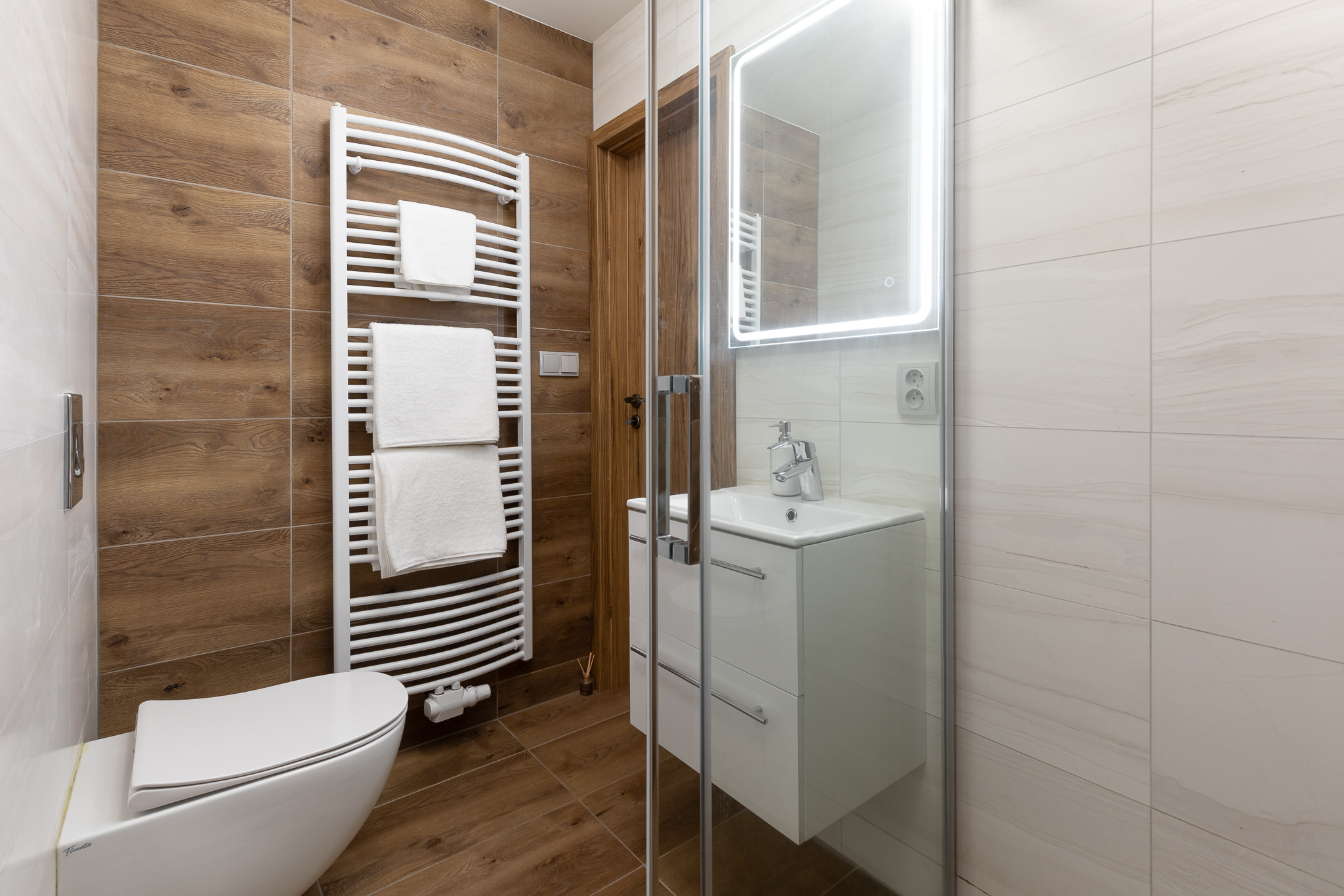 Deluxe twin room for 2 guests